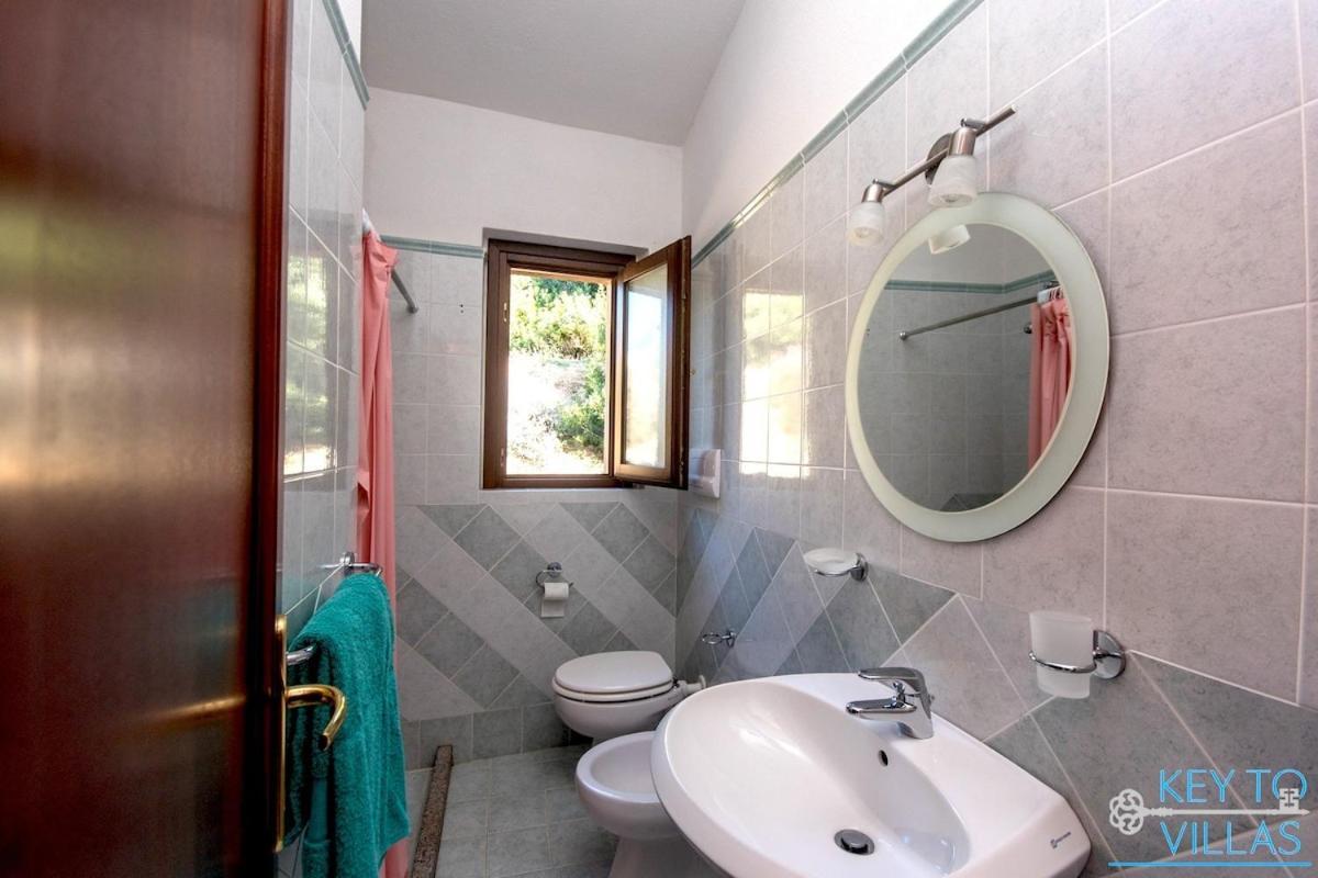 Villa Vista - Key To Villas Costa Paradiso Eksteriør billede