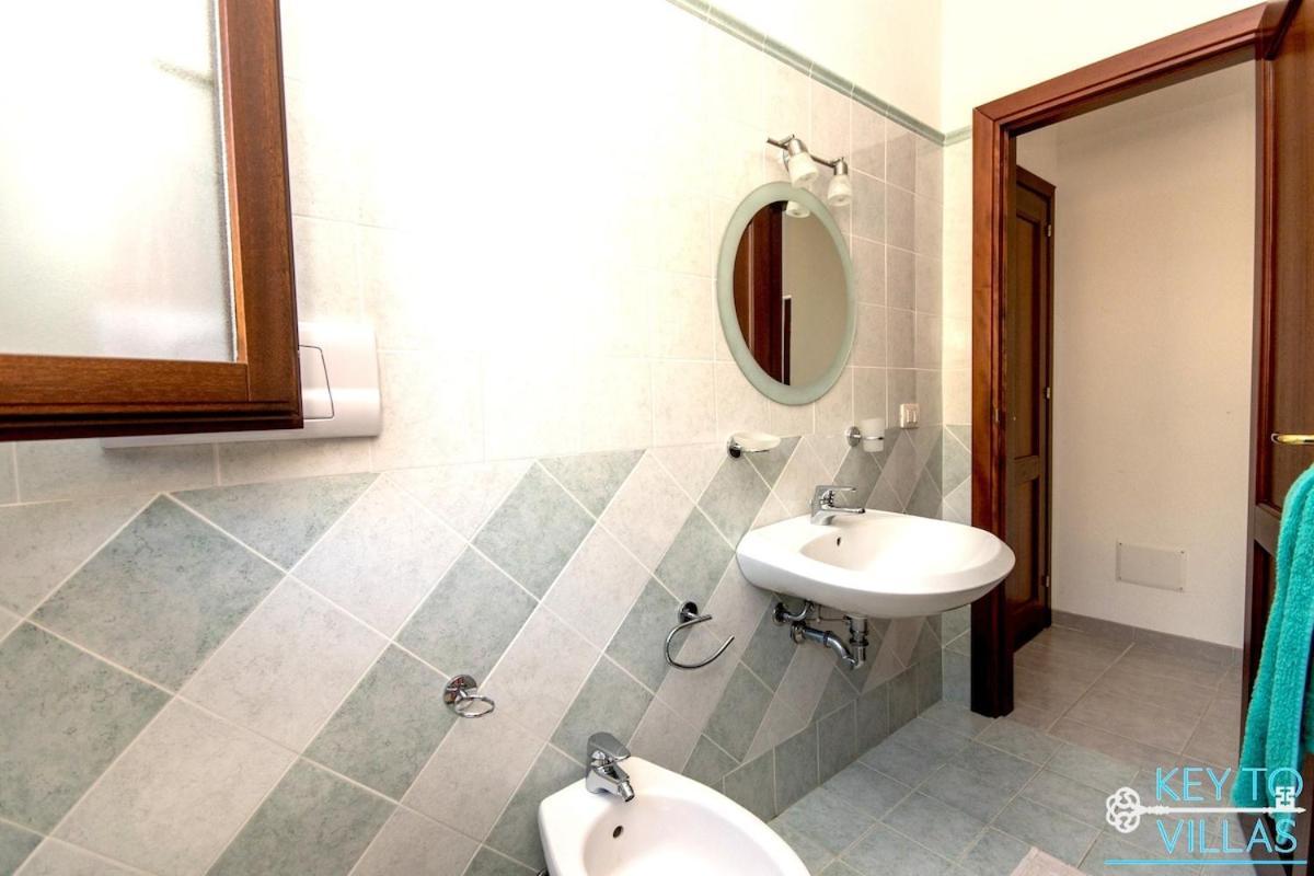 Villa Vista - Key To Villas Costa Paradiso Eksteriør billede